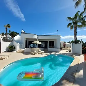 https://sol-y-luna-room-and-suite-lanzarote-holidays.in-canary-islands.com